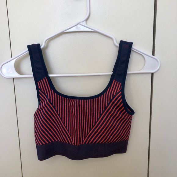 Fabletics Alexis Seamless Sports Bra - Picture 4 of 5
